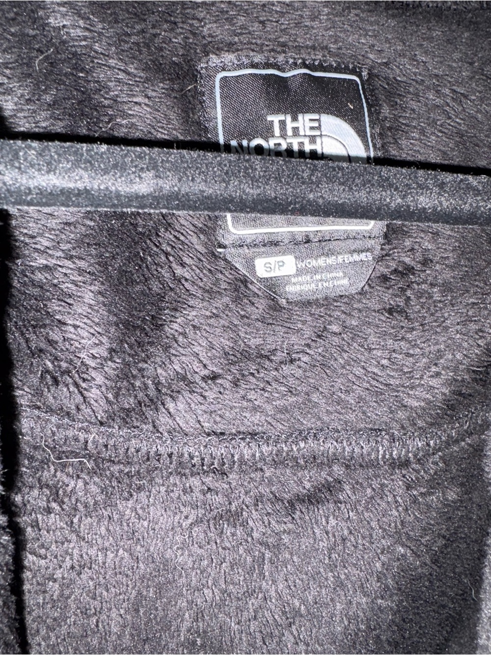 The North Face woman’s Black Hooded fleece Jacket - Picture 2 of 3